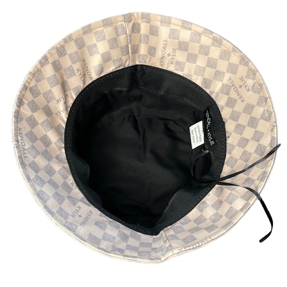 NWT KENDALL + KYLIE Adjustable Bucket Hat Light Blue & Tan Checked Monogrammed - Picture 2 of 4